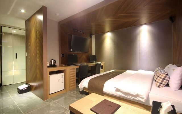 MU Plus Hotel in Yeonsan-dong Busan