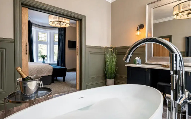The Fleece Hotel