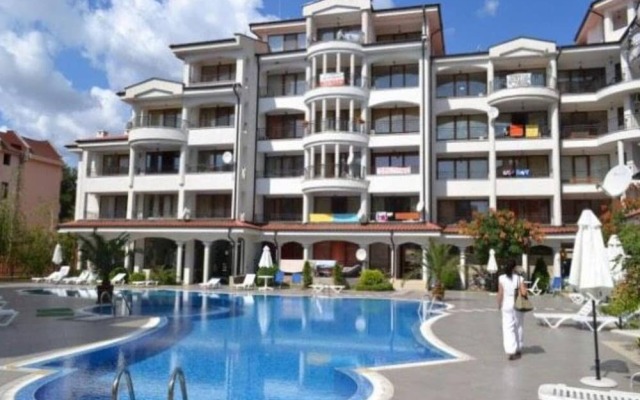 Apartment in Chateau Del Marina Apart Complex