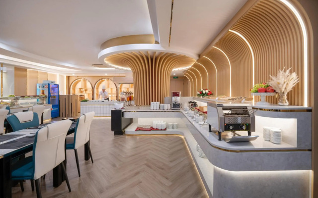 BlueSun Danang Beach Hotel