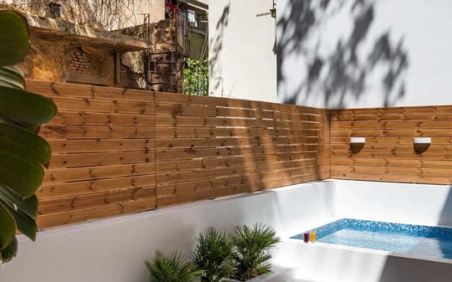 Nemeseos 80m² homm Apartment with Roof Garden and Pool