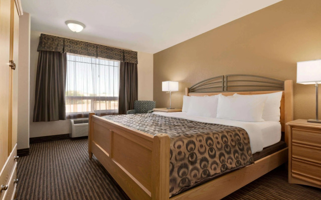 SureStay Plus Hotel by Best Western Drumheller