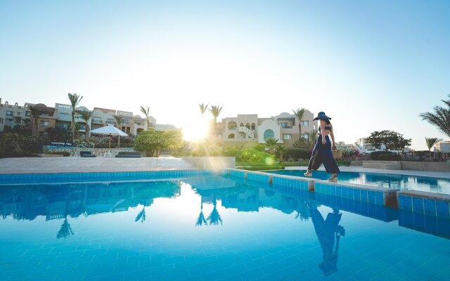 Azzurra Sahl Hasheesh