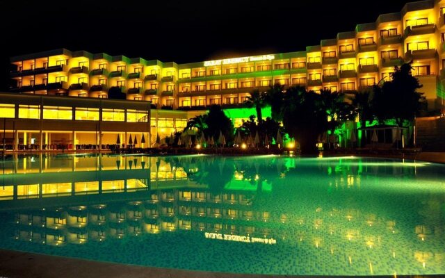 Maritim Hotel Saray Regency