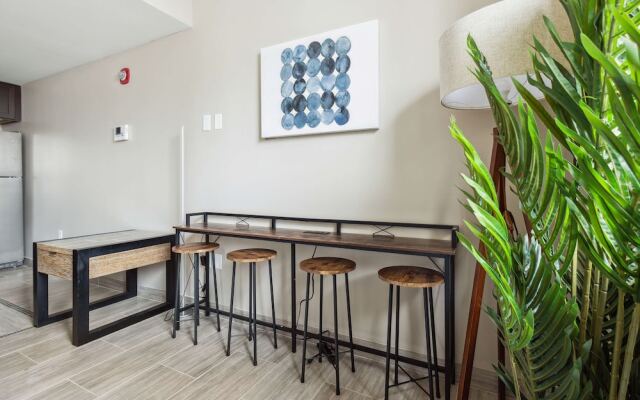 Modern Downtown Apartment