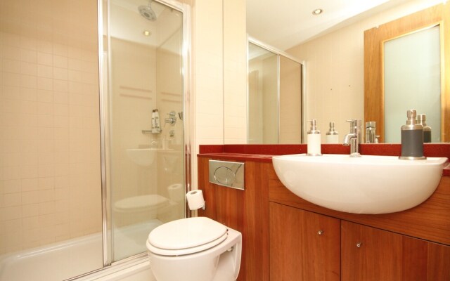 Forbes Street Luxury Apt