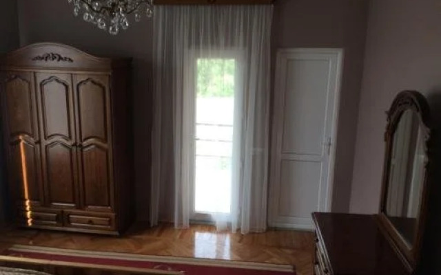 Kemeni Guest House