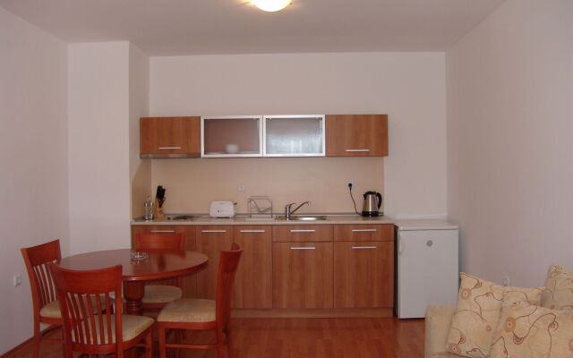 Aparthotel Efir
