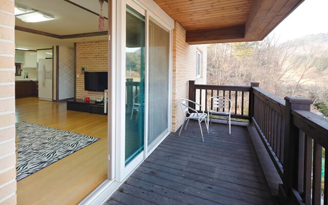 Pyeongchang Daegwallyeong Modern Ville Pension