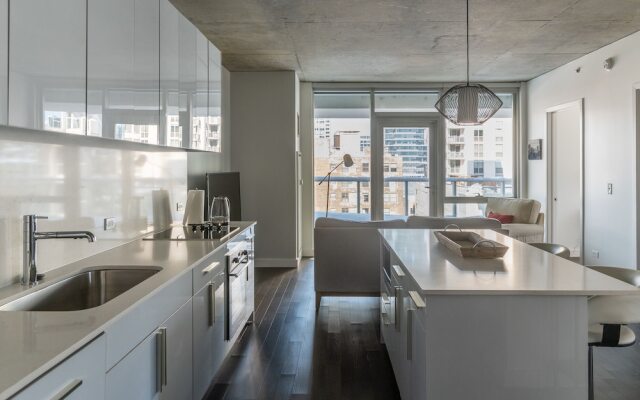 Luxury Apartment With Private Office & Terrace