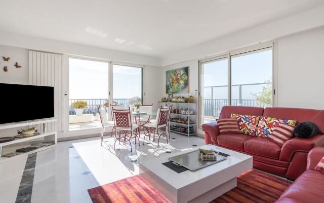 Elegant Apartment in Nice With Swimming Pool