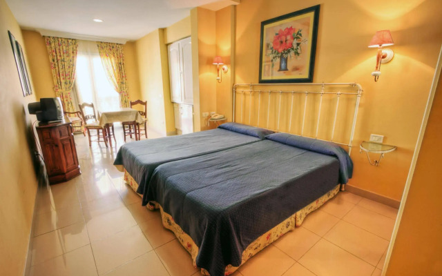 RF Astoria - Only Adults