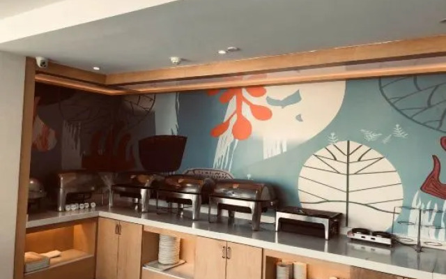 Jiashan Tingqiao Inn