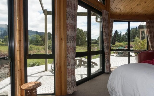 Astelia Lodge