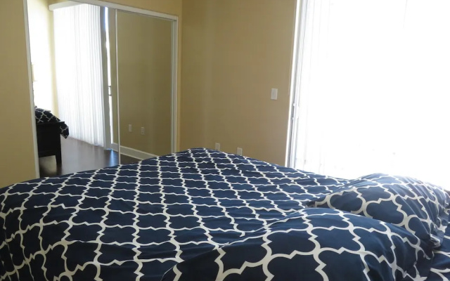 2 Bed 2 Bath in Studio City