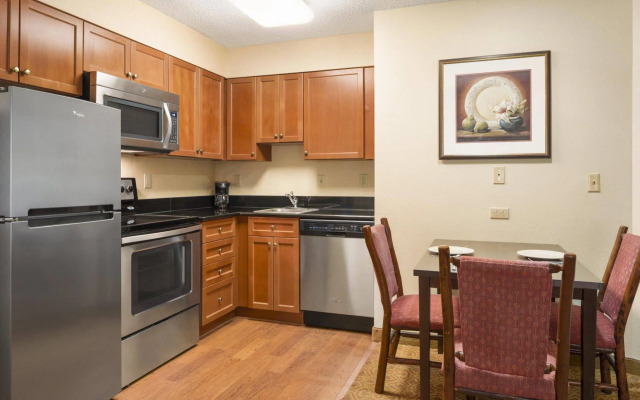 Homewood Suites by Hilton Toledo-Maumee
