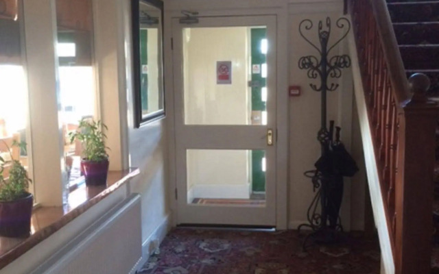 Pine Lodge Guest House