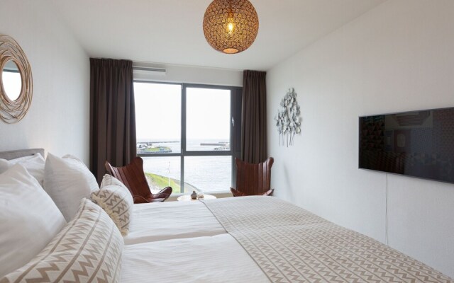 Spacious Apartment in Den Haag near Sea Beach