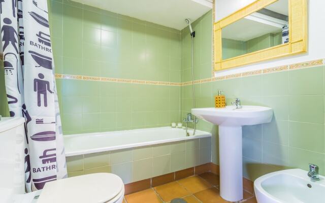 Blue Tour Travel Plaza