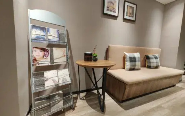 Home Inn Select Hotel (Gaoqiao South Metro Station, Gaoqiao Market, Changsha)