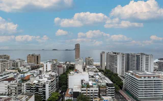 (902-B) Studio com Vista Mar e Comodidades