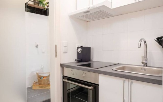 Designer Apartment - 5 min to Center