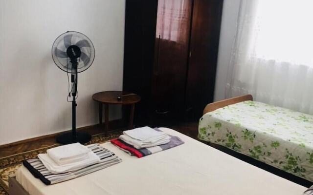 Guest House Lazuri