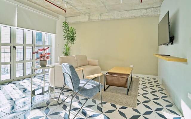 w Picturesque 2BR in Plaza Herrera