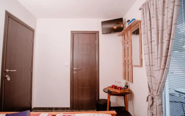 Mountain Serenity Rooms