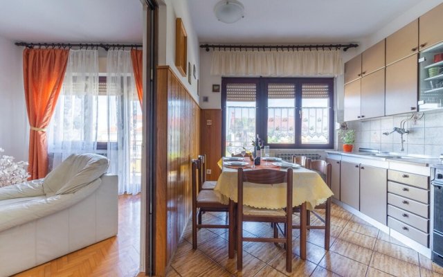 Beautiful Home in Stinjan With Wifi and 4 Bedrooms