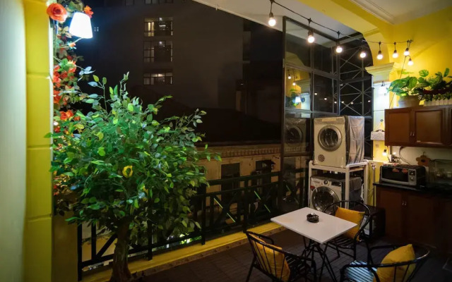 CozyPosy Premier Apartment