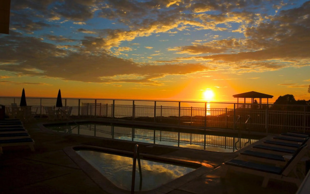 Pismo Lighthouse Suites