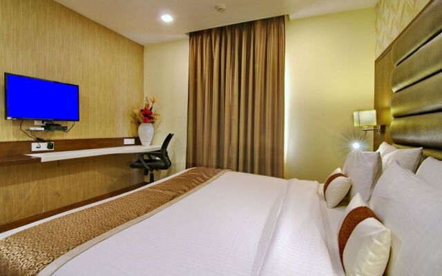 OYO Premium Viraj Khand