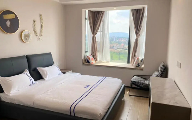 Elizabeth Golf Apartment