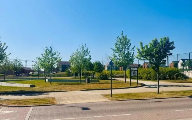 High END Spacious 4 Bed House - Free Parking