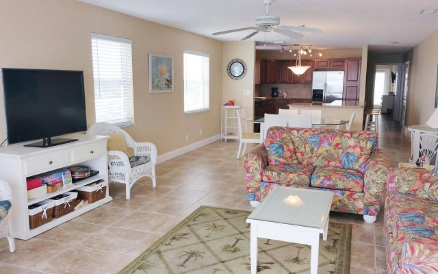 Seabreeze Condominiums