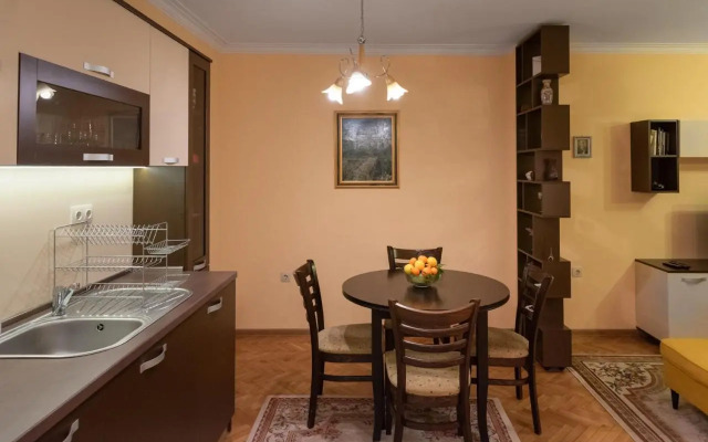 The Central Viewer - 2BR APART