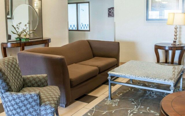 Comfort Inn & Suites Muncie Near University