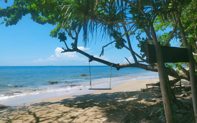 Jungle Hill Beach Bungalow