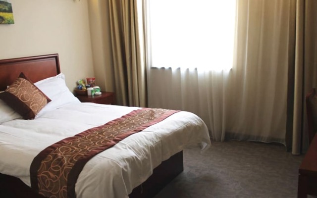 Greentree Inn Shanghai Zhujing Business Hotel