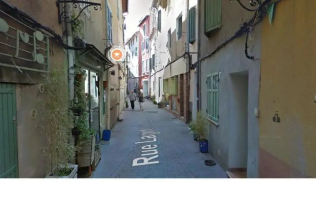 Studio Aubagne Centre Ancien Avec Stationnement Inclus