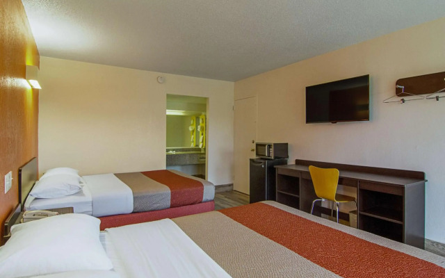 Motel 6 Starke, FL