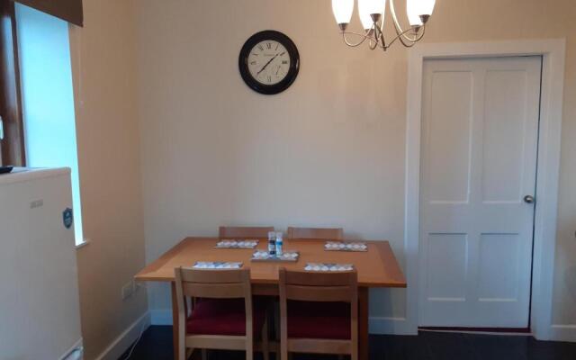 Lovely 3-bed Apartment in Alyth