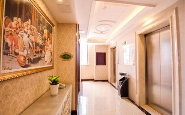 Vienna International Shanghai Pujiang Town