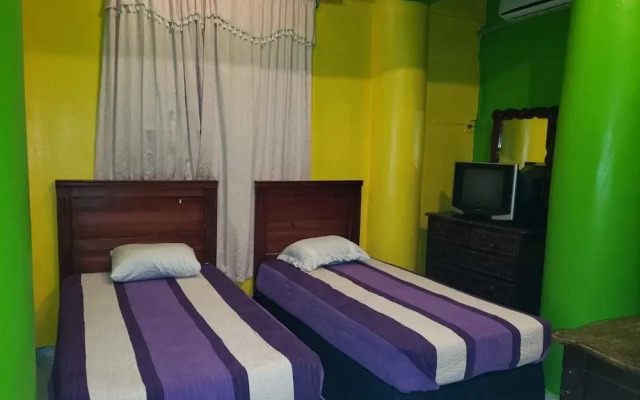 Hostal Guacamayos