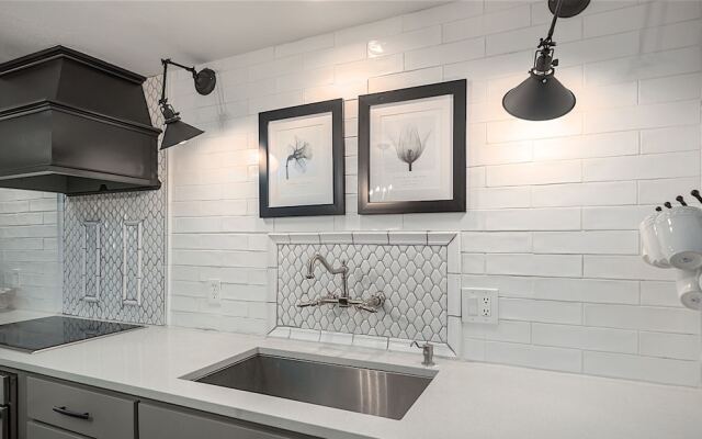 Camelback Mountain 2 BR by Casago