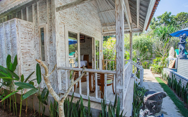221 Garden cottages