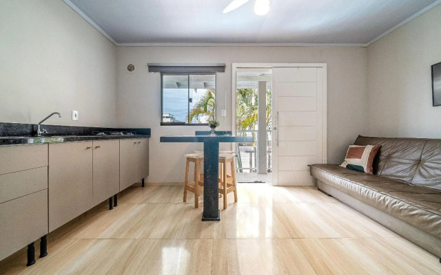 021 - Lindo Residencial com Piscina e Jacuzzi em Bombas