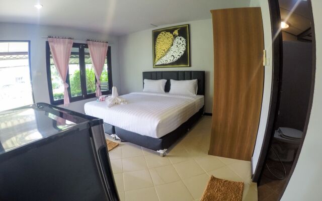 Lanta Mermaid Beachfront Resort