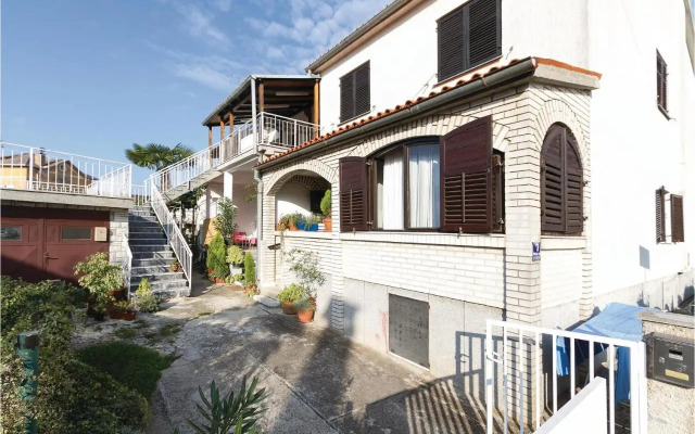 2 Bedroom Lovely Apartment in Rovinj